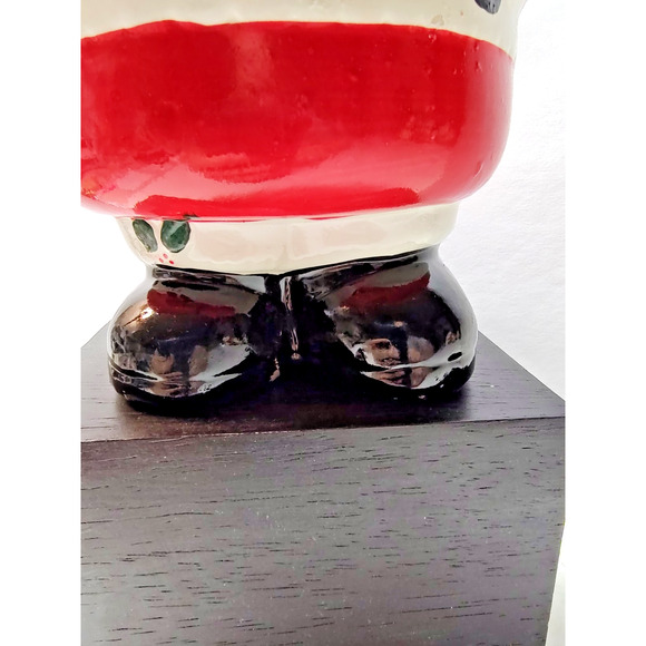 Santa Claus Ceramic Round 7.5 " tall Coin Bank Stopper included - Picture 6 of 8